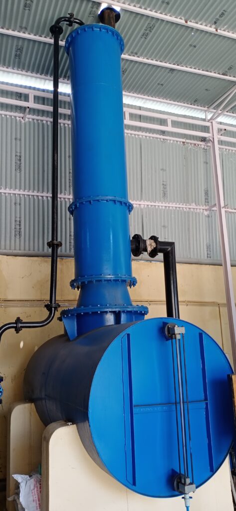 Degasser with Gegasser Tank