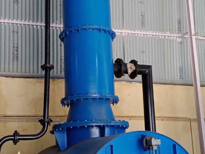 Degasser with Gegasser Tank